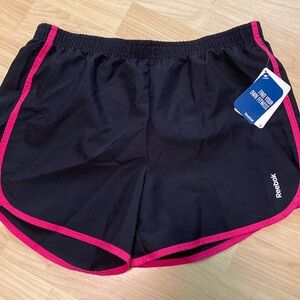 NWT Reebok Girls play dry shorts with inside lining. Size 16